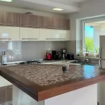 House Mia