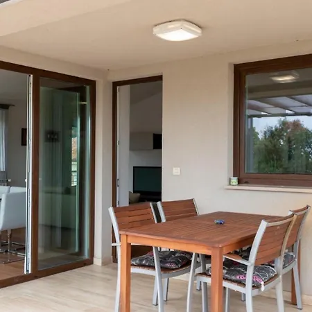 בית נופש House Mia *