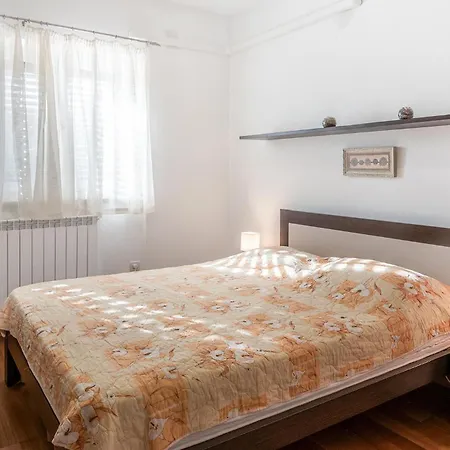 House Mia ميدولين